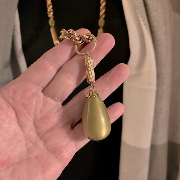 Vintage Sarah Coventry Moonglow Long Necklace and Clip on Earrings - Picture 3 of 15